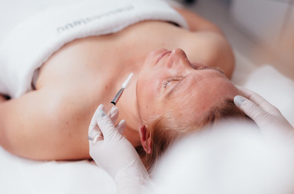 Akne u odrasloj dobi – zašto se pojavljuju i kako im pristupiti bez stresa